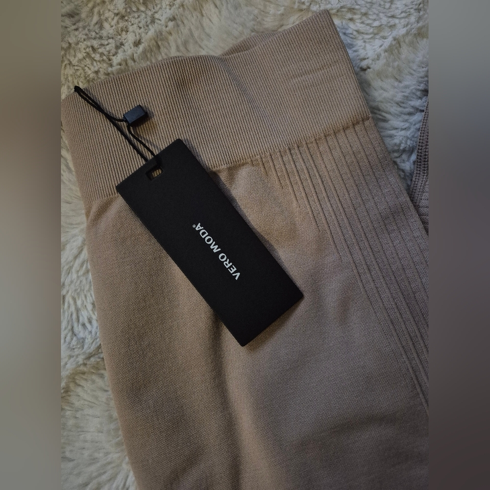 Vero Moda Beige Ribbed Pants - Picture 2 of 3